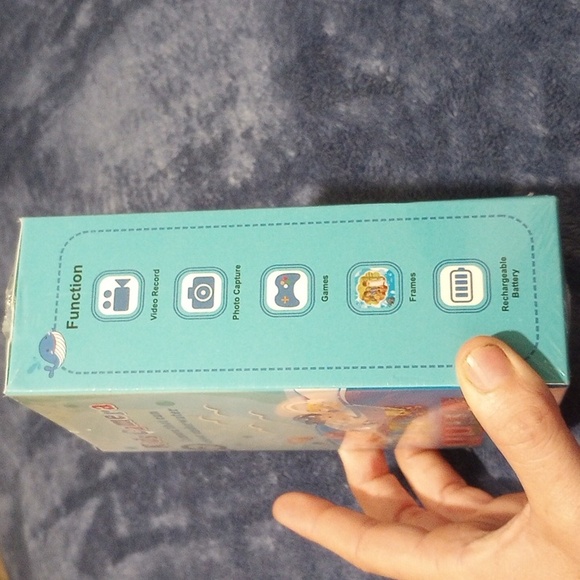 NIB kids camera, new - Picture 3 of 3